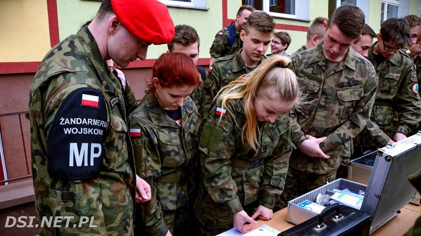 2016-04-09 Zajęcia z żołnierzami z Żandarmerii Wojskowej w Olesznie