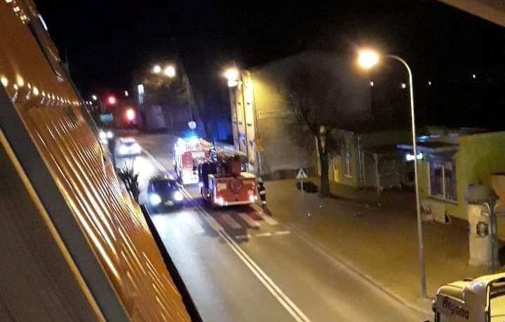17:55 Strażacy wezwani do zgłoszenia zadymienia w Kaliszu Pomorskim na ul. Wolności