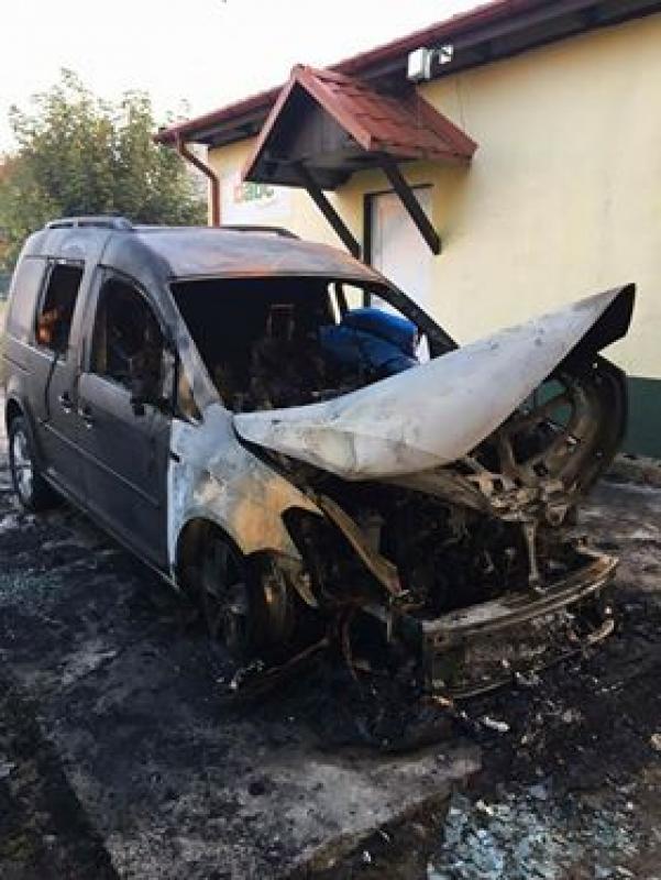 Pożar samochodu przy ul. Kochanowskiego w Czaplinku