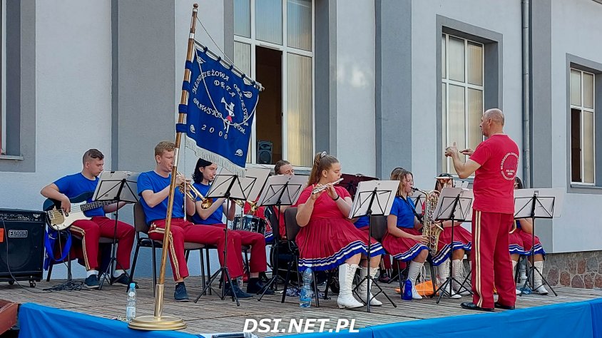 Plenerowy koncert młodzieżowej orkiestry dętej z Drawska Pomorskiego