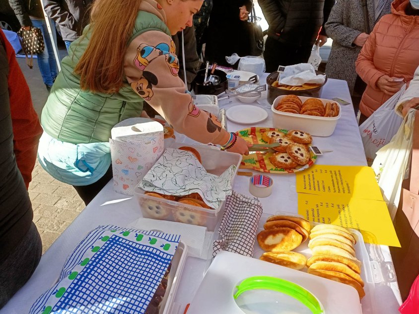 Kiermasz potraw ukraińskich – potrawy rozeszły się w pół godziny