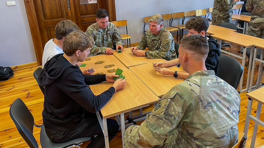 Żołnierze amerykańscy ponownie spotkali się z uczniami kaliskiej szkoły