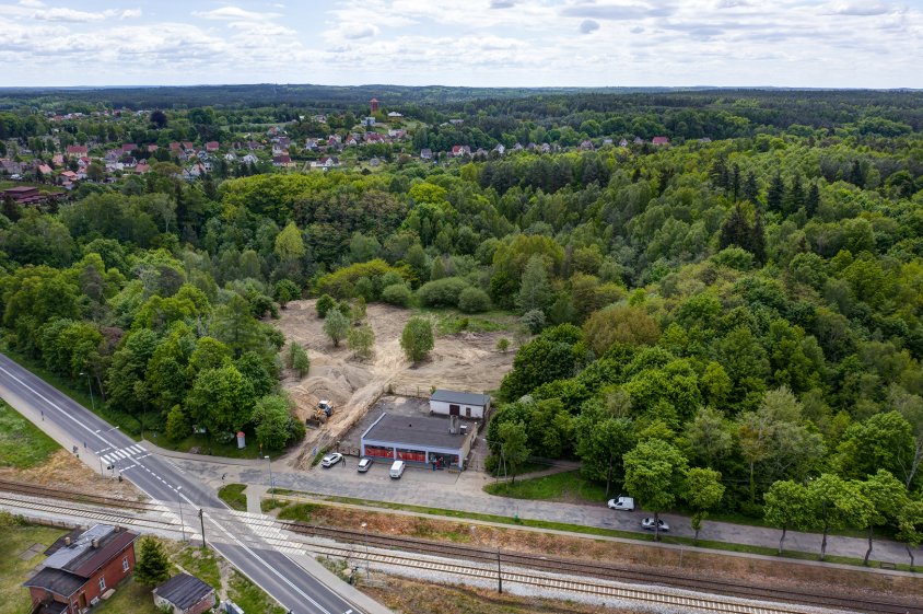 Burmistrz chce sprzedać ten teren za min. 1 mln. zł. Ogłosił przetarg. Zobacz zdjęcia