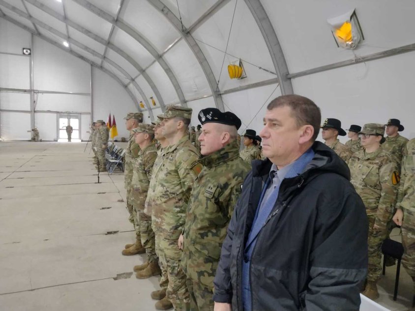 Przekazanie dowodzenia w bazie wojsk amerykańskich w Konotopie