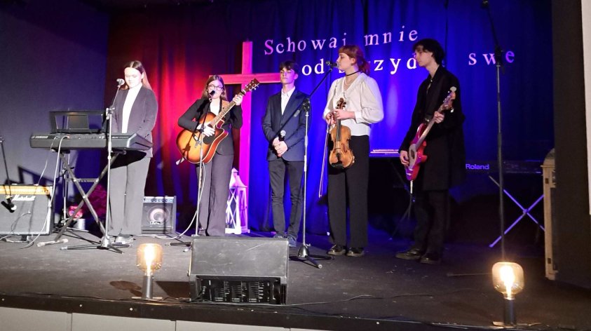 Sukces uczniów z kaliskiego Zespołu Szkół w Ogólnopolskim Konkursie Pieśni Wielkopostnych 