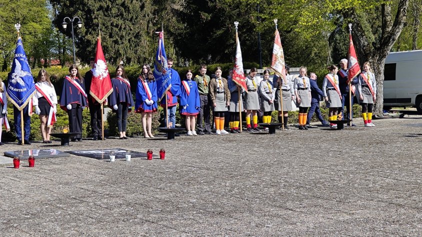 Dzień Zwycięstwa w Drawsku Pomorskim. Uroczystości rocznicowe w wojskowej części cmentarza