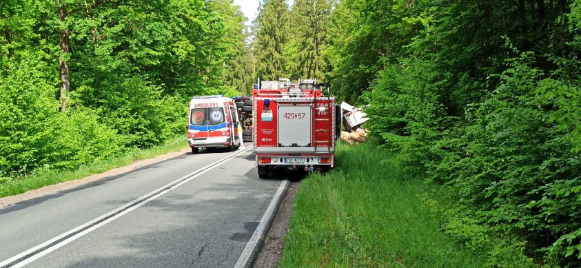Wypadek na trasie między Kaliszem Pomorskim a  Drawskiem Pomorskim. Są poszkodowani.
