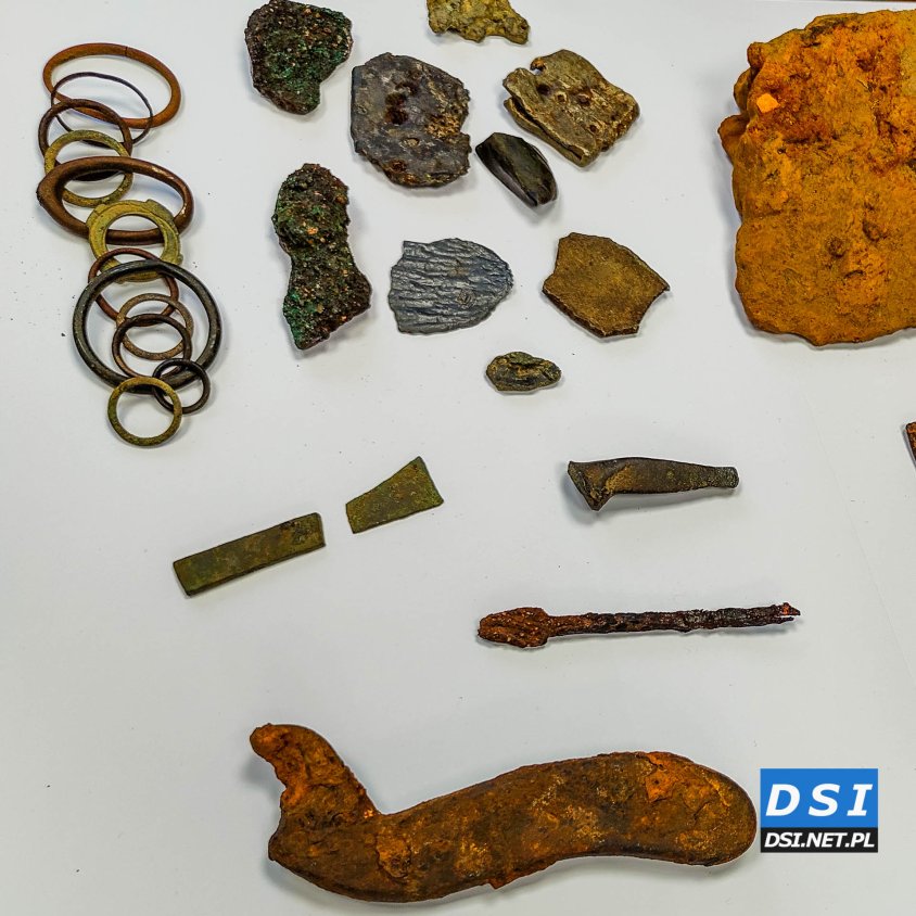 Nowe odkrycie w Powiecie Drawskim. Są siekierki, Antonian i artefakty z okresu brązu.