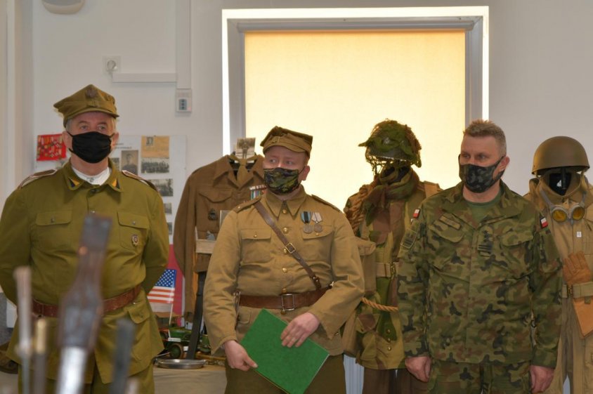 Jak wyglądali żołnierze przed laty. Wystawa w Centrum Szkolenia Wojsk Lądowych