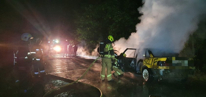 Pożar samochodu, kierowca oddalił się z miejsca zdarzenia