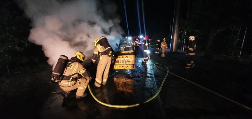 Pożar samochodu, kierowca oddalił się z miejsca zdarzenia