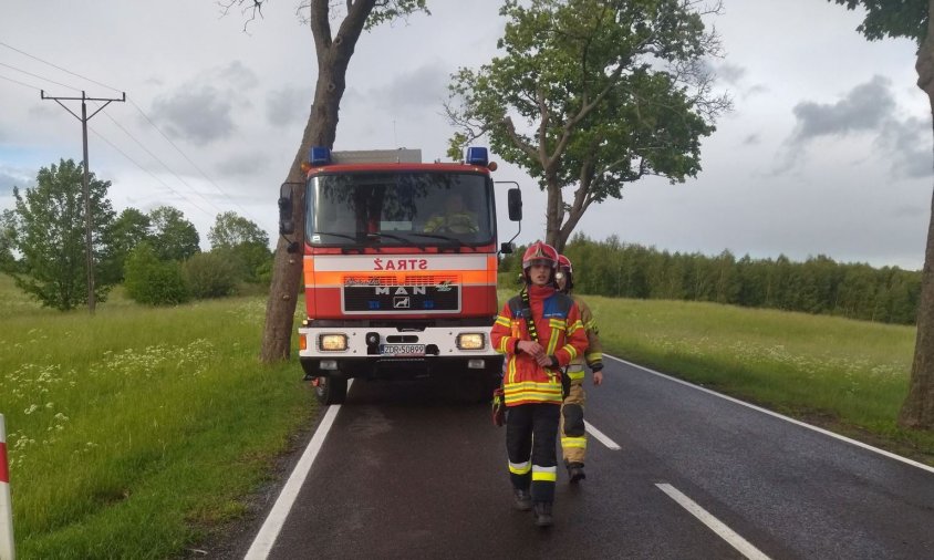 Karambol spowodował olbrzymie utrudnienia- zdjęcia strażaków i kierowców
