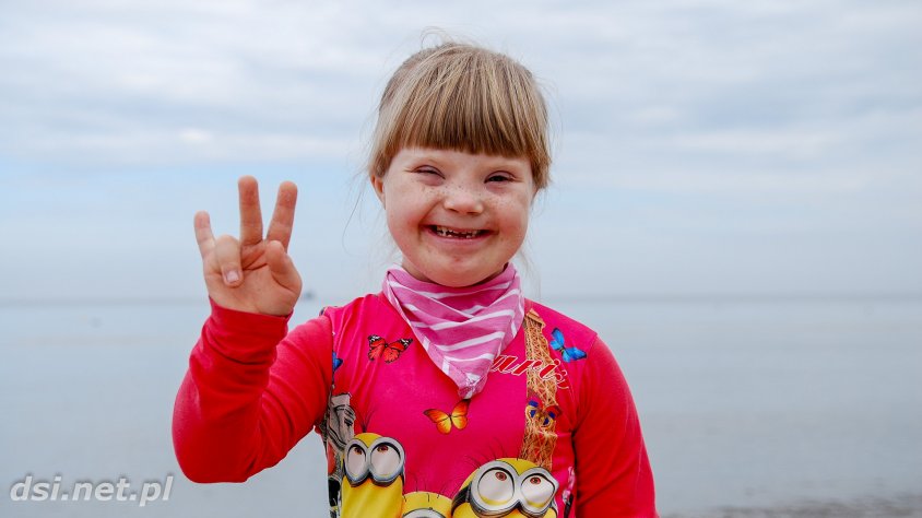 Niepełnosprawne dzieci z Gudowa podczas wakacyjnego pobytu w Międzywodziu