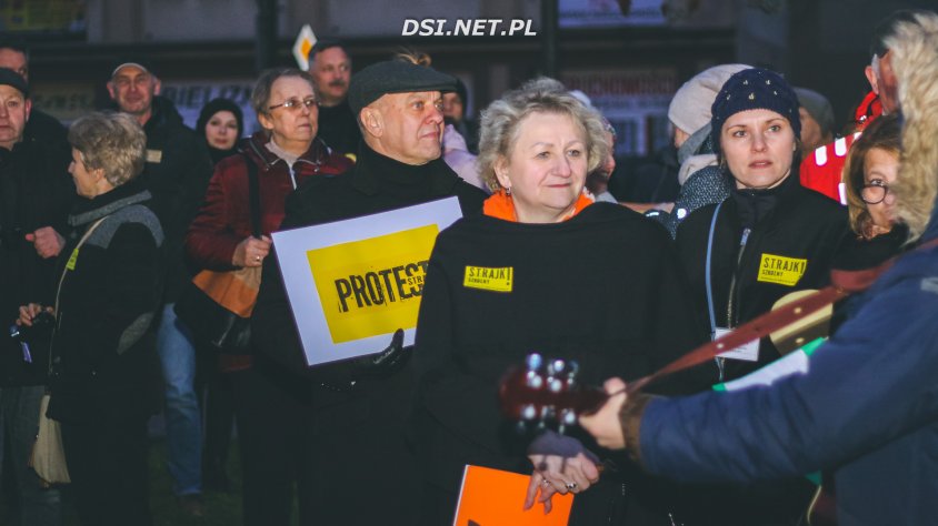 Strajk edukacji: Nauczyciele zorganizowali protest w centrum Drawska Pomorskiego