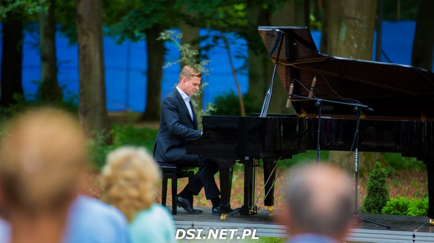 Muzyka Chopina znów rozbrzmiała w drawskim parku