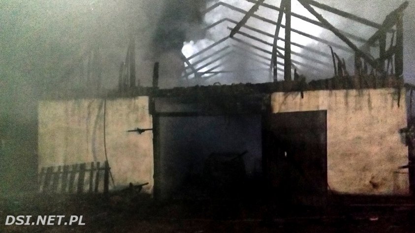Paliło się w Kiełpinie. Spalił się samochód i budynek