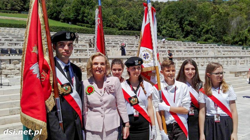 Uczniowe ze Złocieńca na MONTE CASSINO podczas obchodów 72. rocznicy zakończenia bitwy pod Monte Cassino we Włoszech