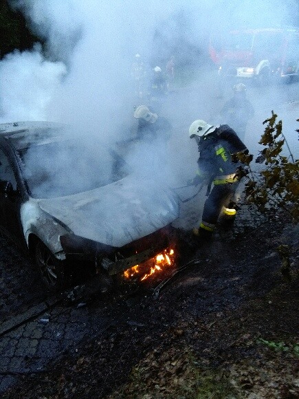 Auto doszczętnie spłonęło w Złocieńcu