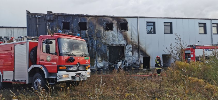 Pożar Hali w Złocieńcu - zdjęcia i video