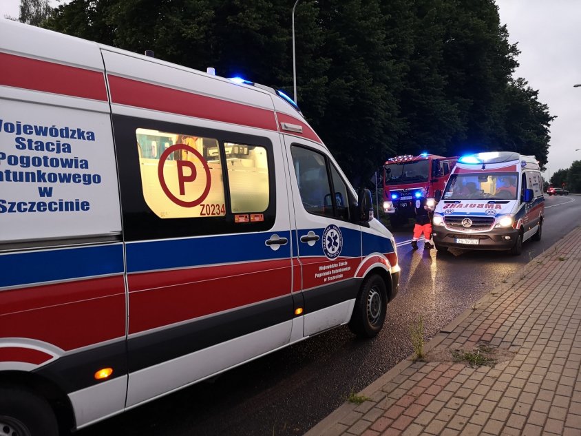 Wypadek w Złocieńcu. Trzy osoby w szpitalu. Relacja strażaków