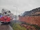 2022-05-25 Pożar w Wierzchowie – strażacy relacjonują. Strażacy gratulują mieszkańcom
