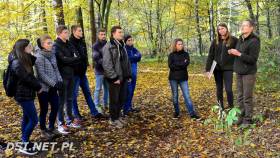 Lekcja przyrody i historii regionu na trasie ścieżki edukacyjnej w Jankowie