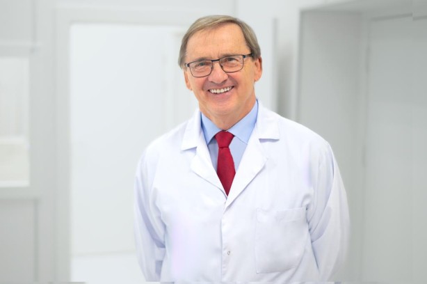 dr n. med. Maciej Hamankiewicz, specjalista chorób wewnętrznych ze Szpitala św. Elżbiety w Katowicach, Grupa American Heart of Poland.