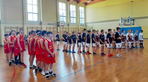 Chłopcy z Kalisza Pomorskiego awansowali do półfinału województwa w koszykówce