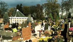 Cmentarz w Złocieńcu ma swoją stronę. Tam łatwo nie tylko odnajdziesz nagrobek