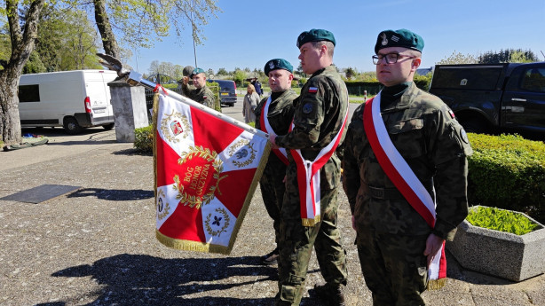 Dzień Zwycięstwa w Drawsku Pomorskim. Uroczystości rocznicowe w wojskowej części cmentarza